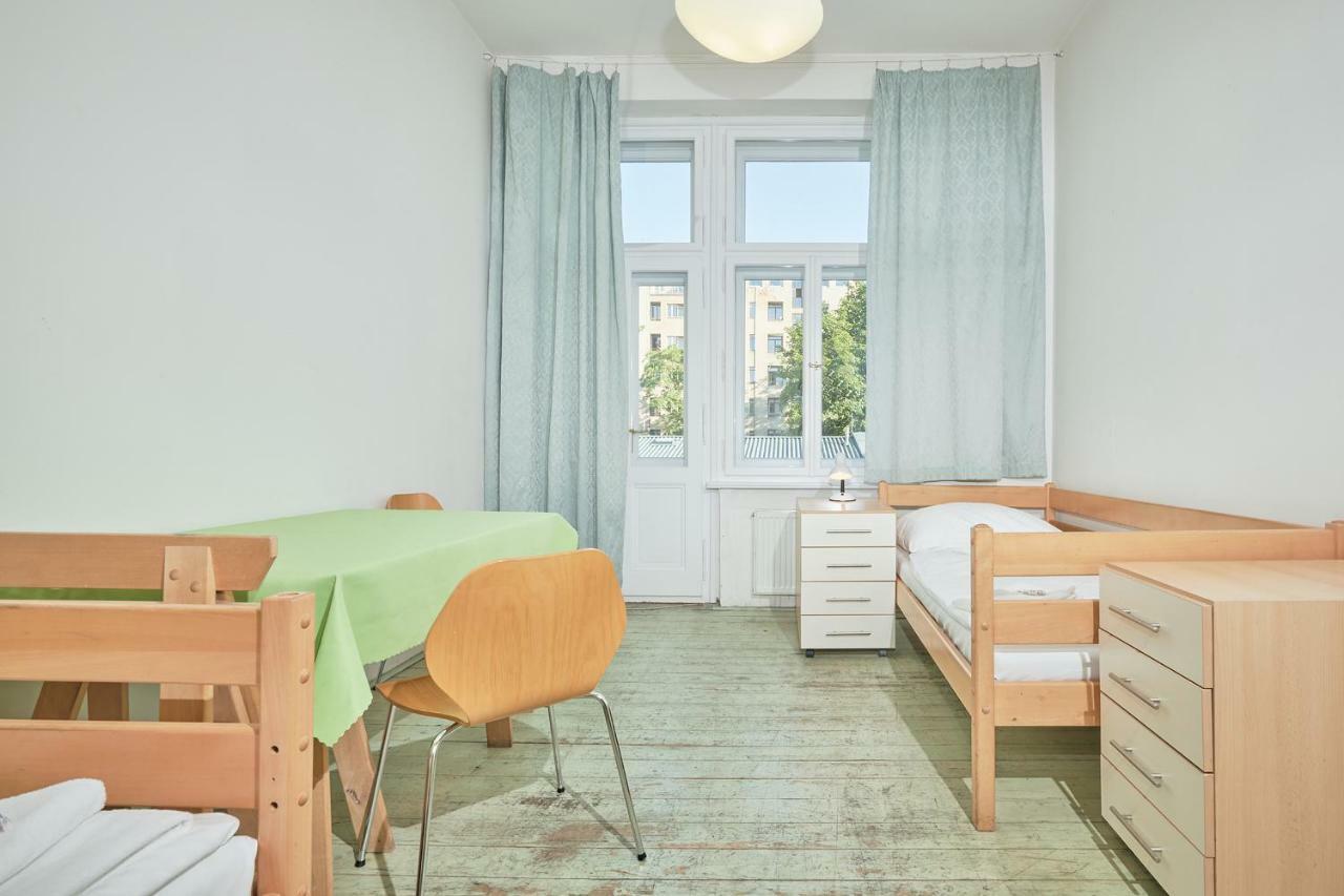Hostel Mikolase Alse Prague Exterior photo